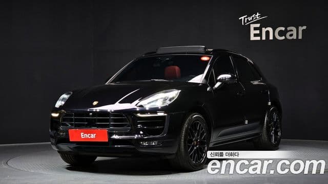 Porsche Macan 1