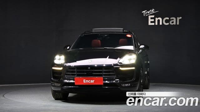 Porsche Macan 3