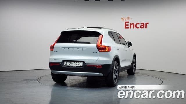 Volvo XC40 4
