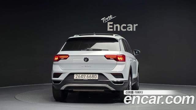 Volkswagen T-Roc 4