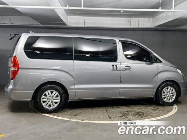 Hyundai Grand Starex 4