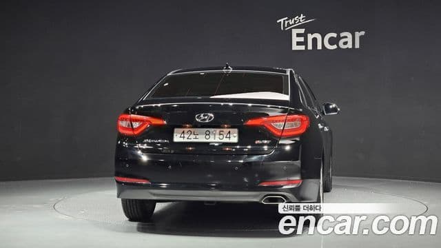 Hyundai LF Sonata 4