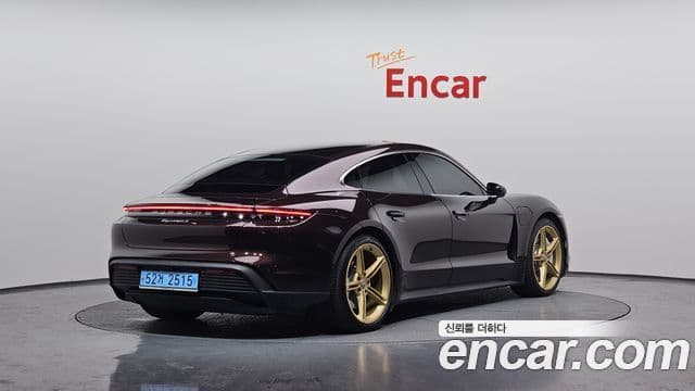 Porsche Taycan 2