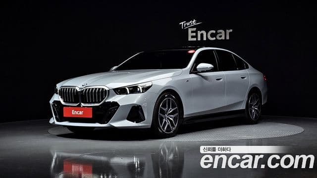 BMW 5 Series (G60)