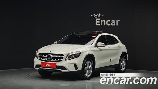 Mercedes-Benz GLA-Class X156