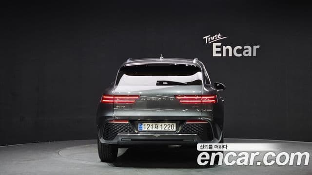 Genesis GV70 4