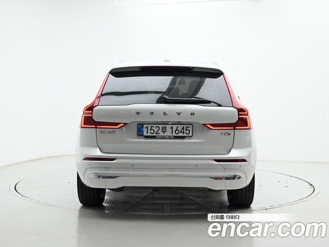 Volvo XC60 2nd Gen 4