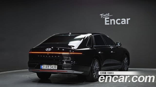 Hyundai Grandeur Hybrid (GN7) 2
