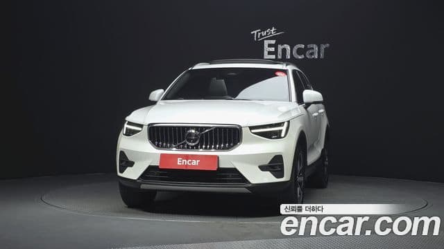 Volvo XC40 3