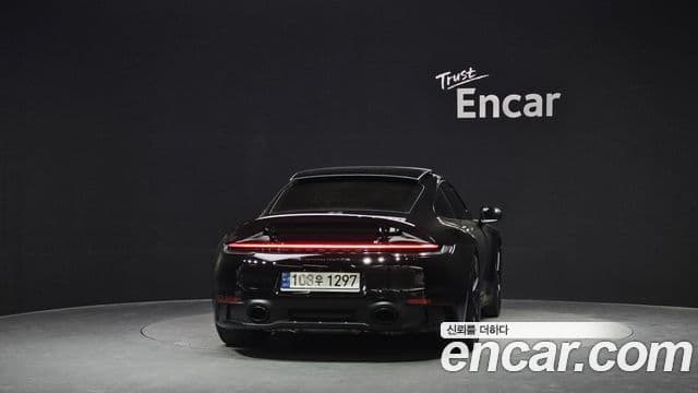 Porsche 911 (992) 4