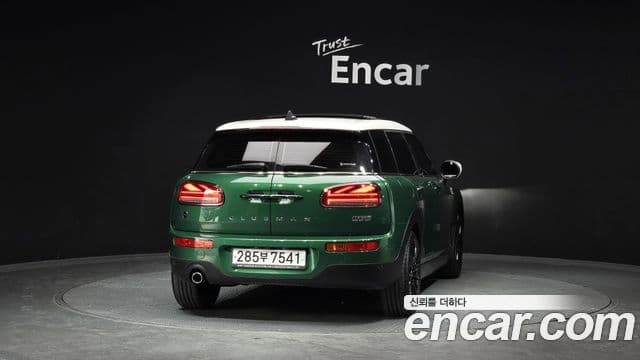 MINI Cooper Clubman 4