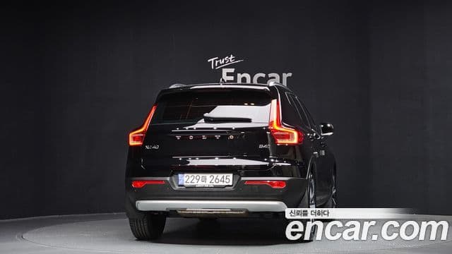 Volvo XC40 4