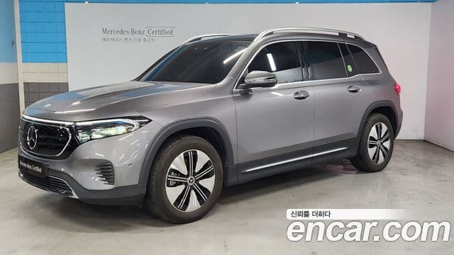 Mercedes-Benz EQB X243