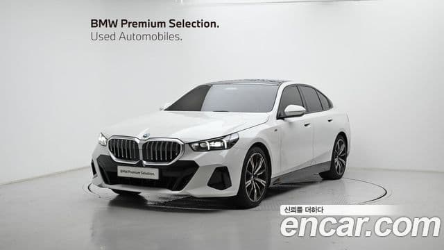 BMW 5 Series (G60)
