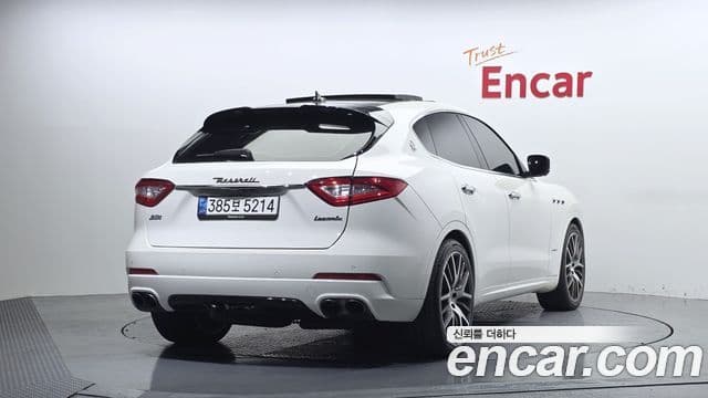 Maserati Levante 2