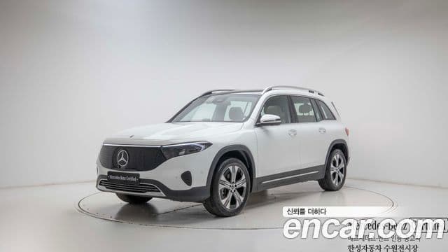 Mercedes-Benz EQB X243