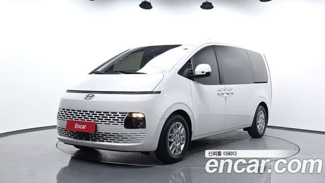 Hyundai Staria