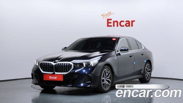 BMW 5 Series (G60)