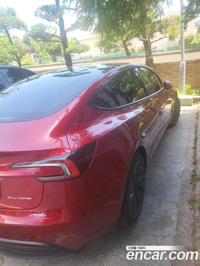 Tesla Model 3 1