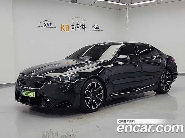 BMW M5 (G90)