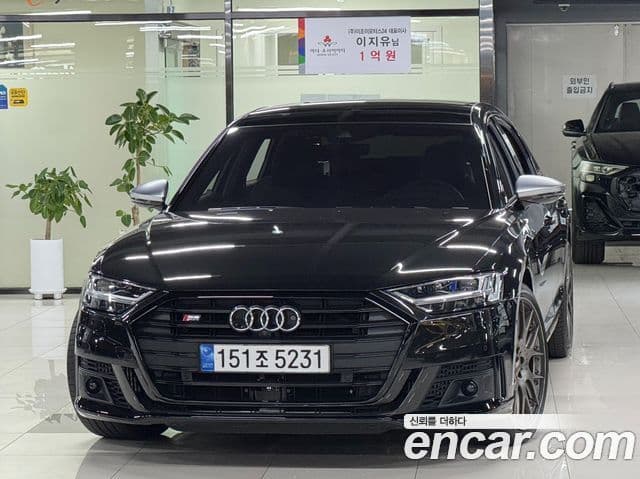 Audi S8 (D5)
