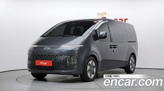 Hyundai Staria