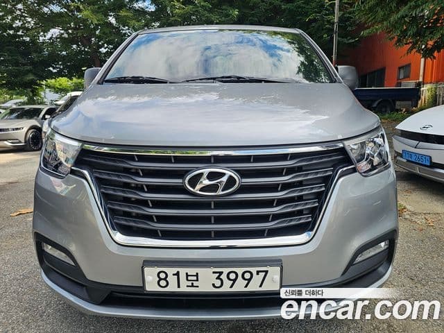 Hyundai The New Grand Starex