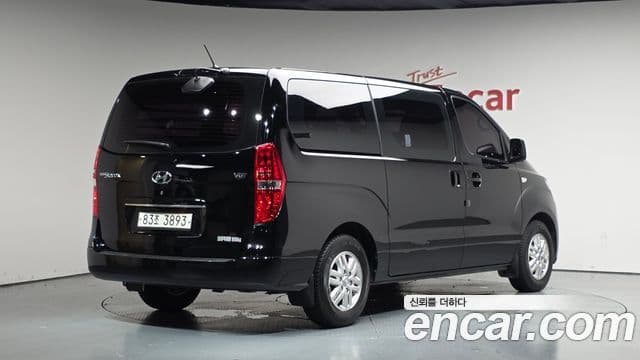 Hyundai The New Grand Starex 2