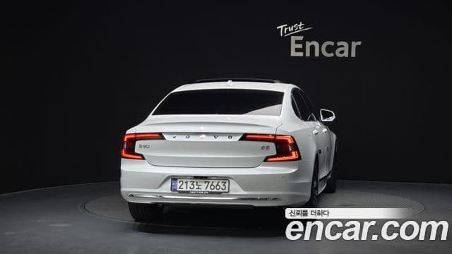 Volvo S90 4