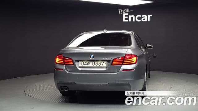 BMW 5 Series (F10) 4