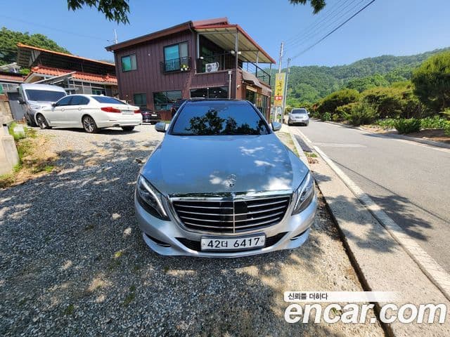 Mercedes-Benz S-Class W222