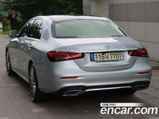 Mercedes-Benz E-Class W213 4