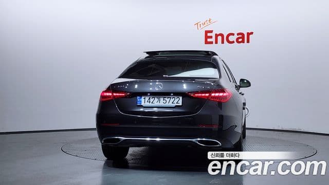 Mercedes-Benz C-Class W206 4