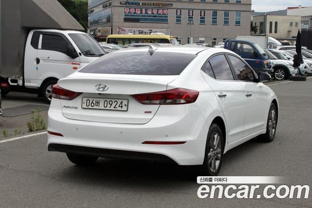 Hyundai Avante AD 4