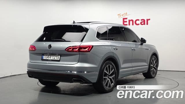 Volkswagen Touareg 3rd Gen 2