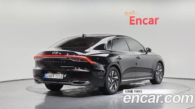 Hyundai The New Grandeur IG Hybrid 2
