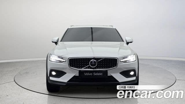 Volvo V60 Cross Country 2nd Gen 2