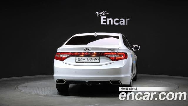 Hyundai Grandeur HG 4