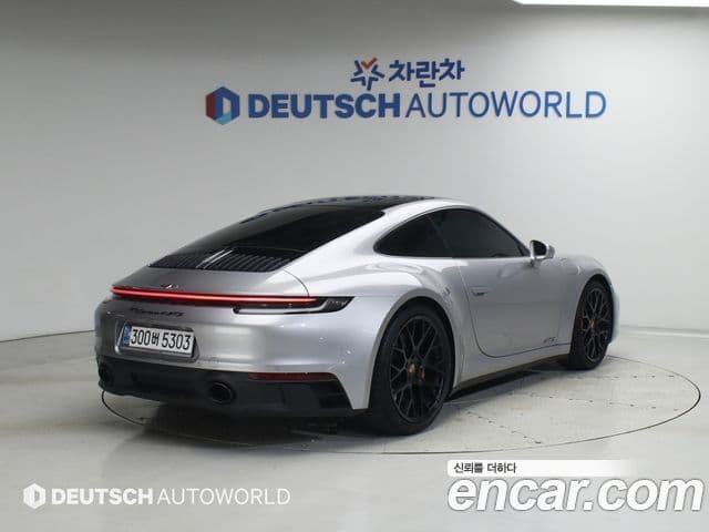 Porsche 911 (992) 2