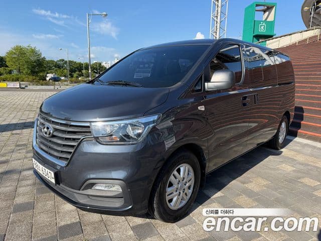 Hyundai The New Grand Starex