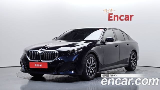 BMW 5 Series (G60)