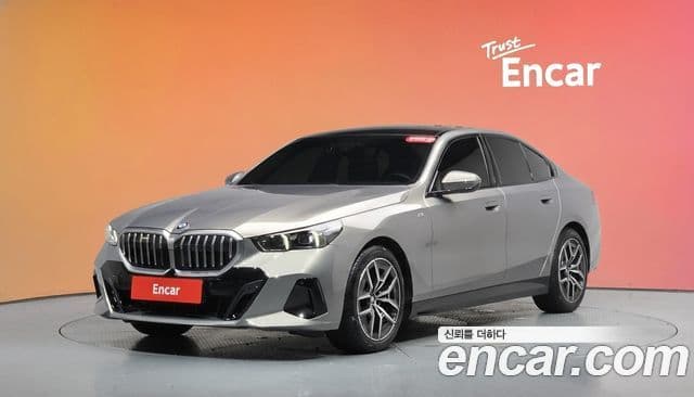 BMW 5 Series (G60)