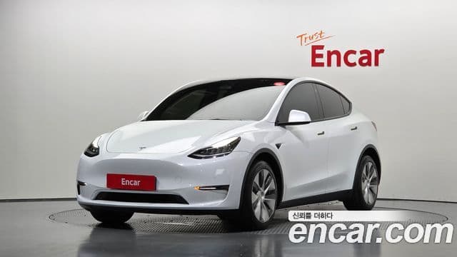 Tesla Model Y 1