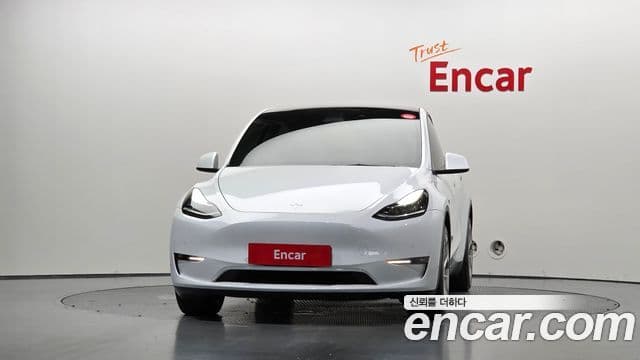 Tesla Model Y 3