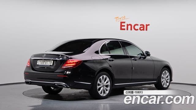 Mercedes-Benz E-Class W213 2