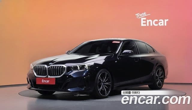 BMW 5 Series (G60)