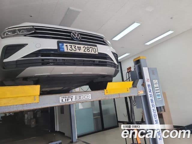Volkswagen Tiguan 2nd Gen 1