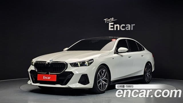 BMW 5 Series (G60)