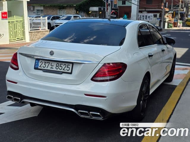 Mercedes-Benz E-Class W213 4