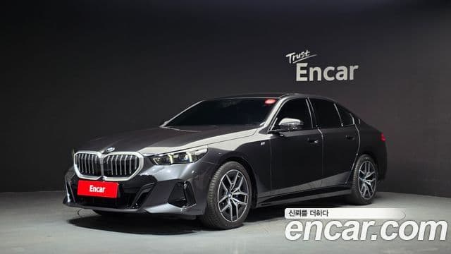 BMW 5 Series (G60)